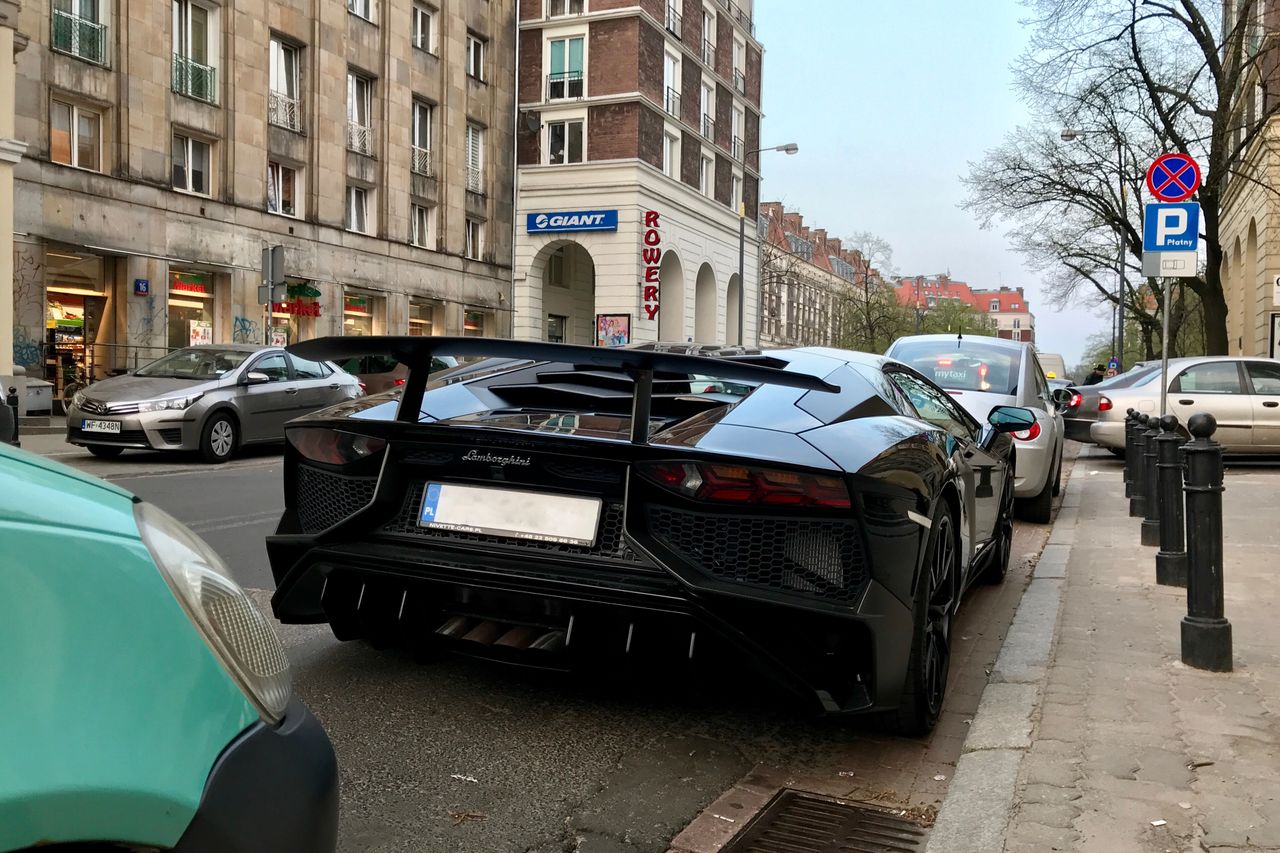 Lamborghini Aventador SV na ulicach Warszawy.