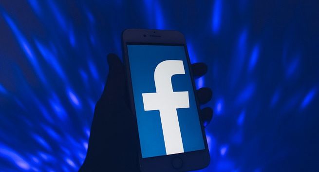 Facebook w ogniu krytyki. Długoletni inwestor sugeruje postawienie zarzutów firmie Marka Zuckerberga