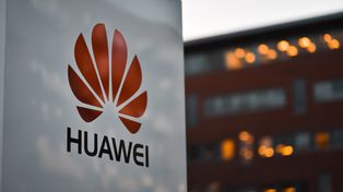 Huawei obrał kosztowną strategię. Zysk netto spadł o 36 proc.