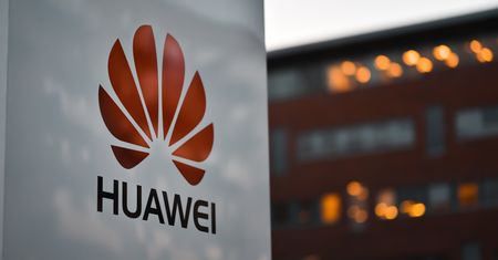 Huawei obrał kosztowną strategię. Zysk netto spadł o 36 proc.