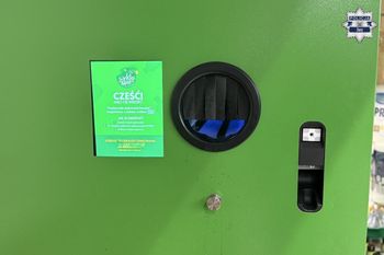 Włamanie do butelkomatu i łup za 50 gr. Sprawa trafi do sądu