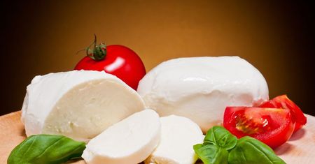Mozzarella z pełnego mleka