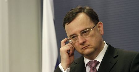 Czesi boją się inwigilacji. Kupują szyfrowane telefony