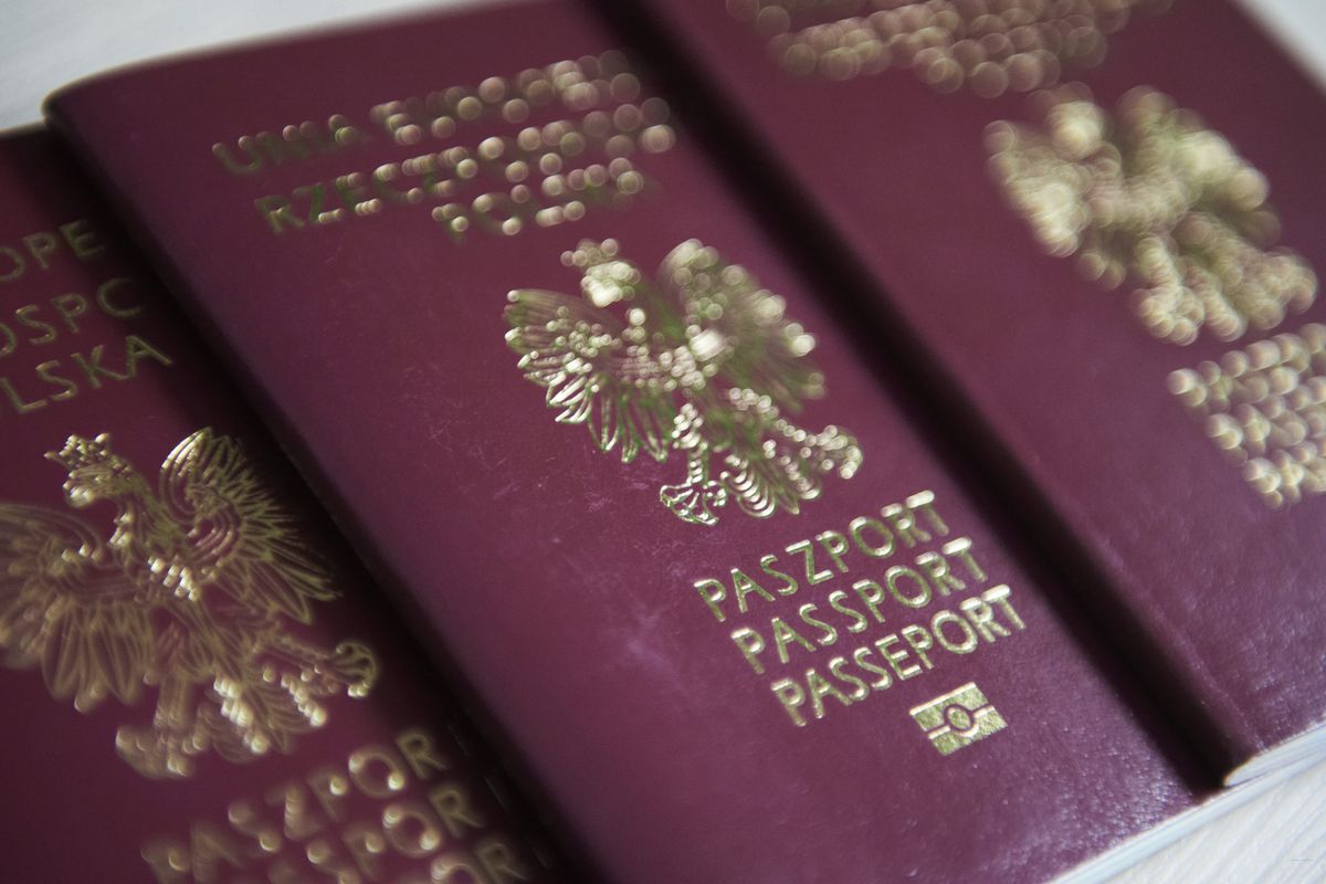 Nowe paszporty na setną rocznicę odzyskania niepodległości. Wciąż trzeba poczekać