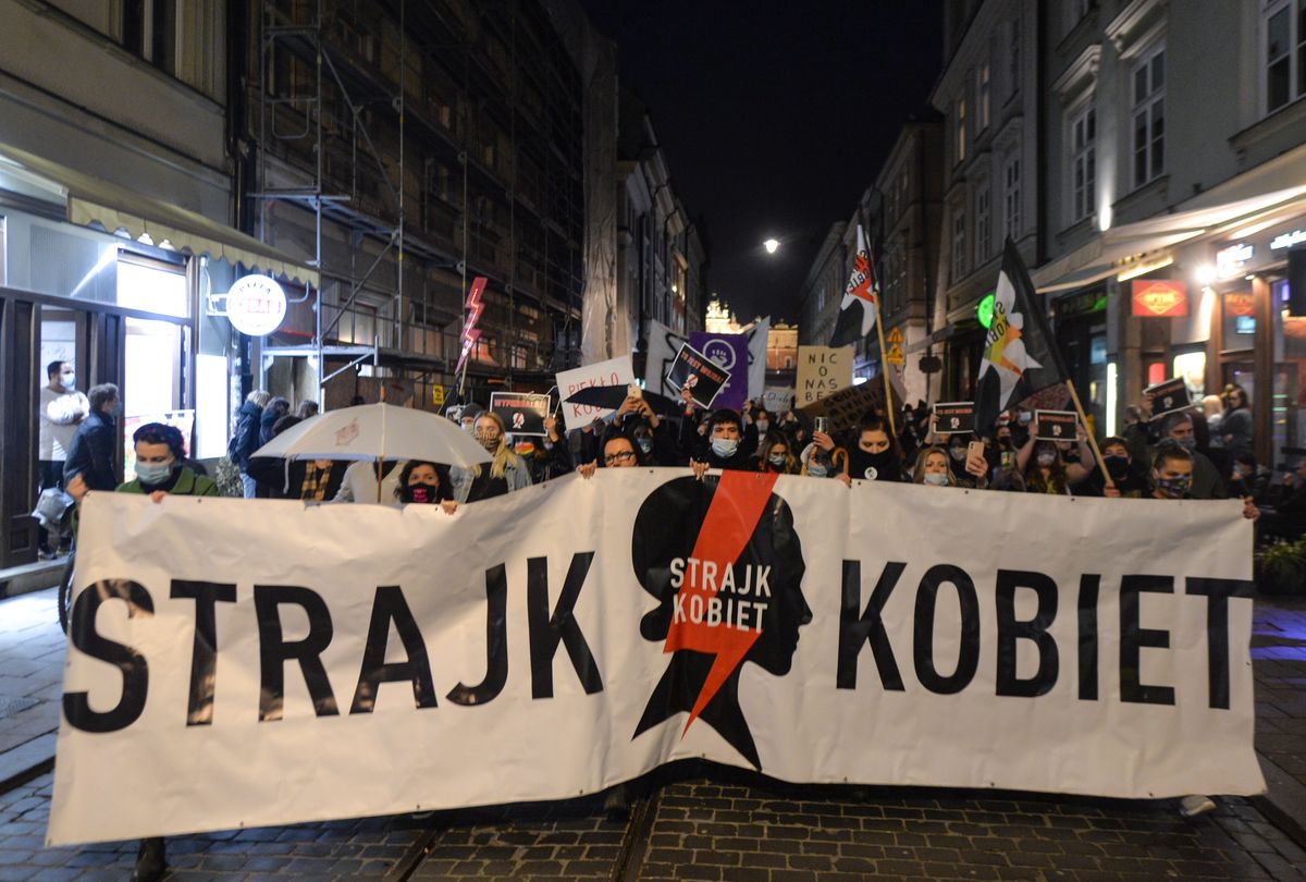 Protest kobiet na Rynku w Krakowie 
