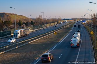 Brak paliwa na stacjach na A2. Na MOP-ach udostępnią kanistry