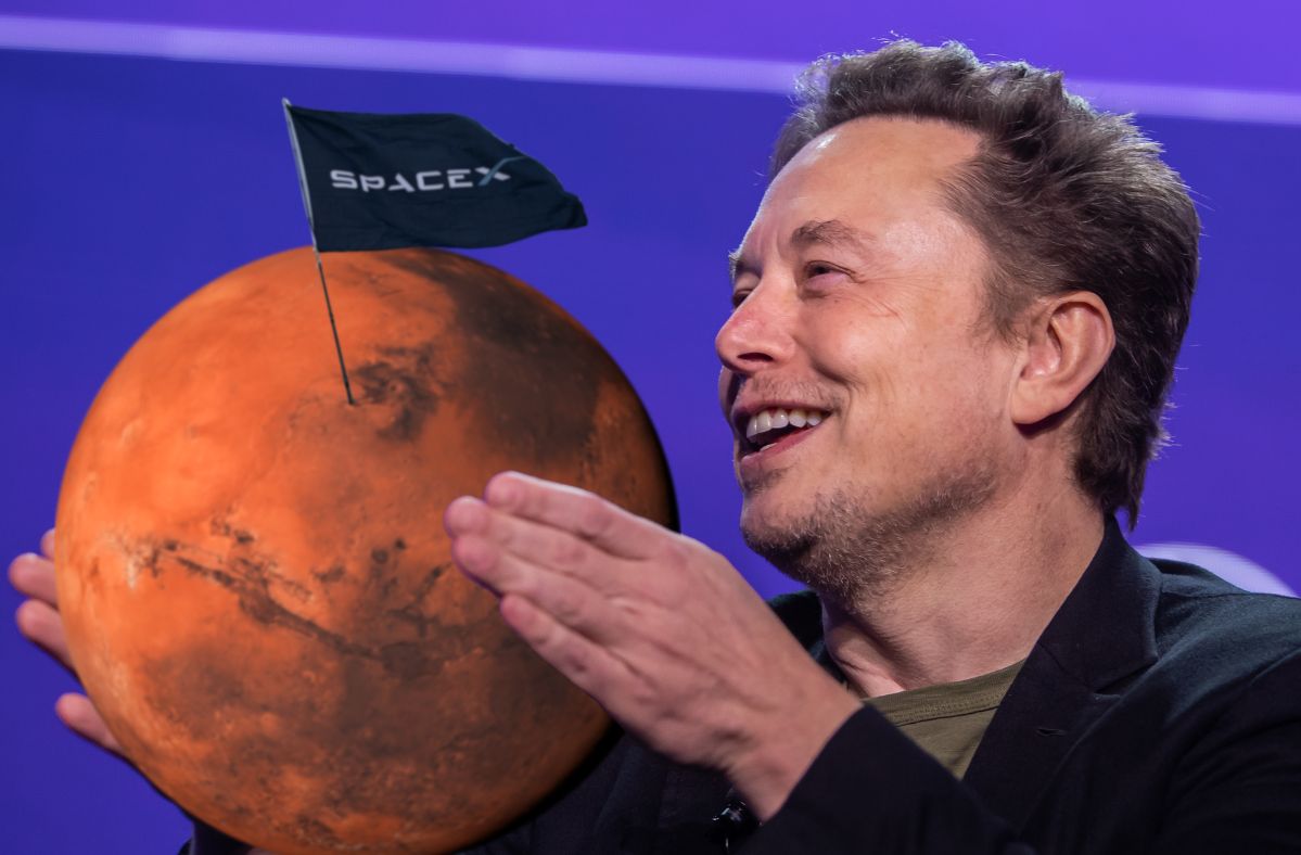 How does Elon Musk intend to conquer Mars?