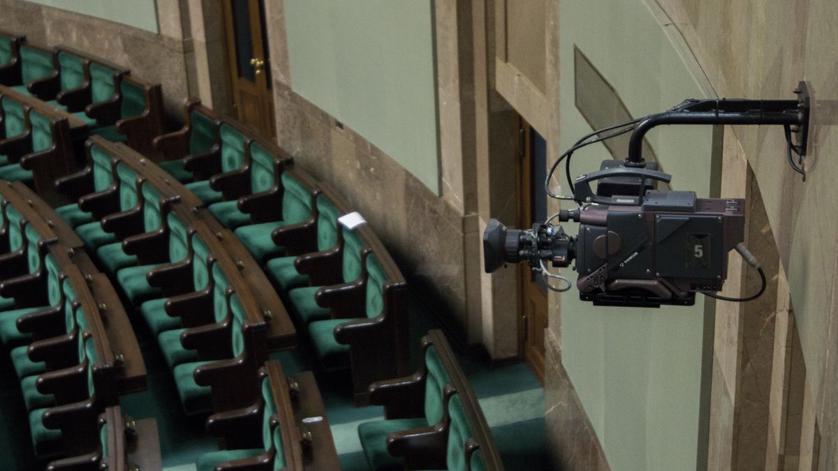 Rygorystyczne zasady obowiązują parlamentarzystów oraz pracowników kancelarii Sejmu i Senatu
