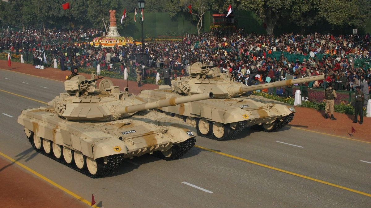 Na zdjęciu czołgi T-90 dla indyjskiej armii