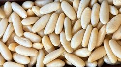 Orzeszki piniowe kosztują fortunę, ale czy są tego warte?