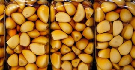 Eliksir z czosnku pomaga nie tylko na przeziębienie