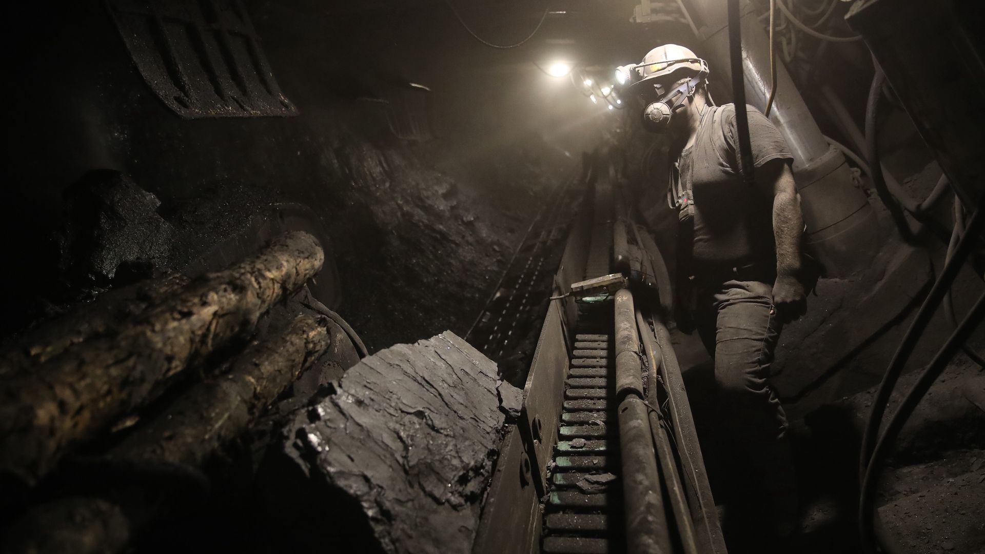 Warunki pracy górników wyjątkowo sprzyjają zakażeniu koronawirusem.