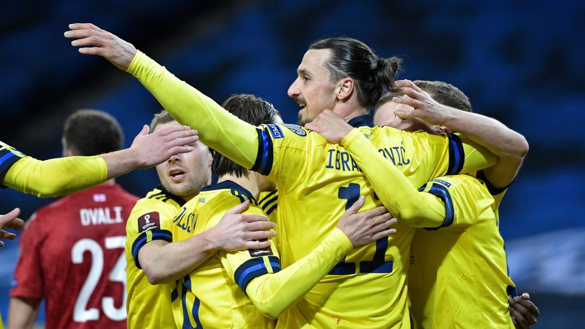 Na zdjęciu reprezentacja Szwecji Na pierwszym planie Zlatan Ibrahimović