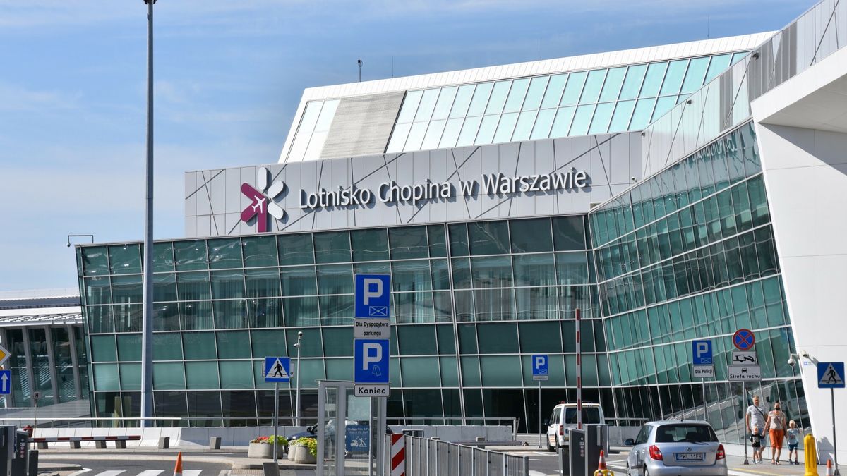 Lotnisko Chopina: prawie 7,5 milionów odprawionych pasażerów w 2021 r. 