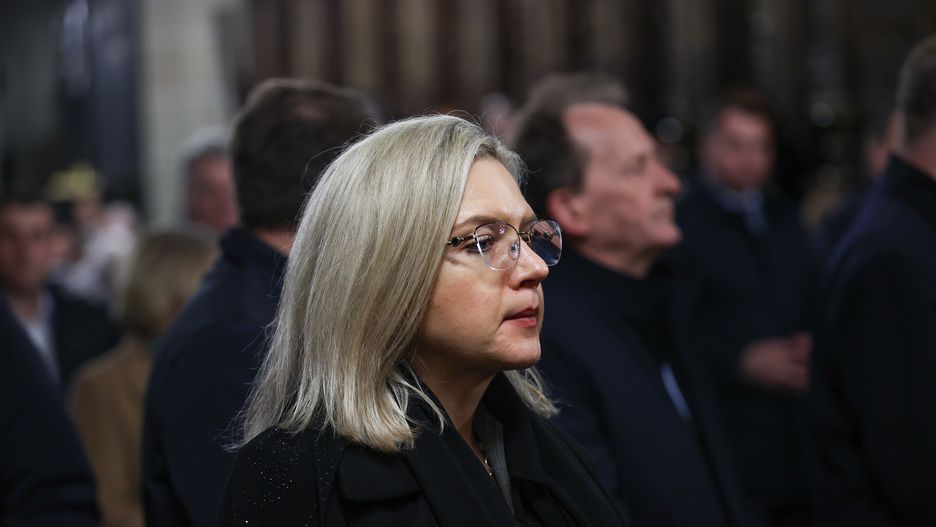 Kraków, 18.04.2024. Posłanka PiS Małgorzata Wasserman podczas mszy świętej w katedrze na Wawelu w Krakowie, 18 bm. Politycy PiS odwiedzają katedrę w 14. rocznicę pogrzebu pary prezydenckiej Lecha i Marii Kaczyńskich. (sko) PAP/Łukasz Gągulski