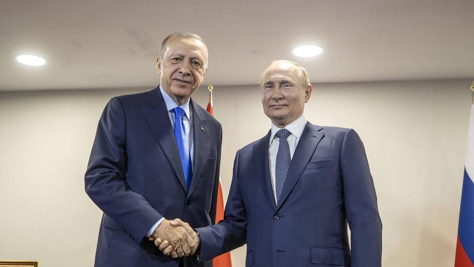 Presidents of Russia, Turkey, and Iran Meet in Tehran
Shows Turkish President Recep Tayyip Erdogan (L) shakes hand with Russian President Vladimir Putin during a meeting as part of the Astana Trilateral Summit at the Tehran International Conference Hall in Tehran, Iran, on Tuesday, July 19, 2022.    Photo by Iranian Presidential Office/UPI Photo via Newscom
Dostawca: PAP/Newscom
Iranian Presidential Office
NEWS
