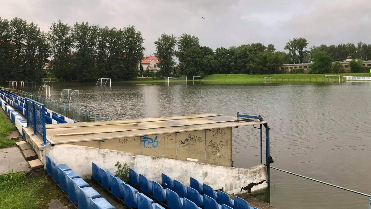 Boisko główne IV-ligowego Okęcia Warszawa 