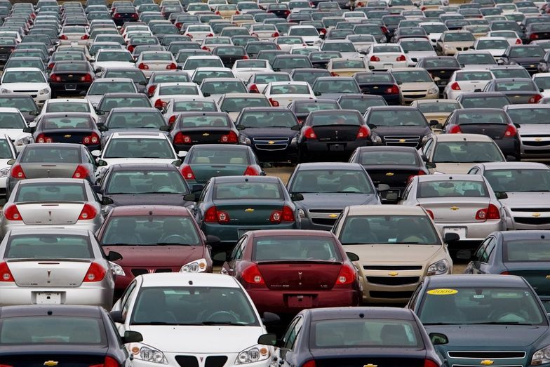 Auto w firmie. Własna flota na różne sposoby