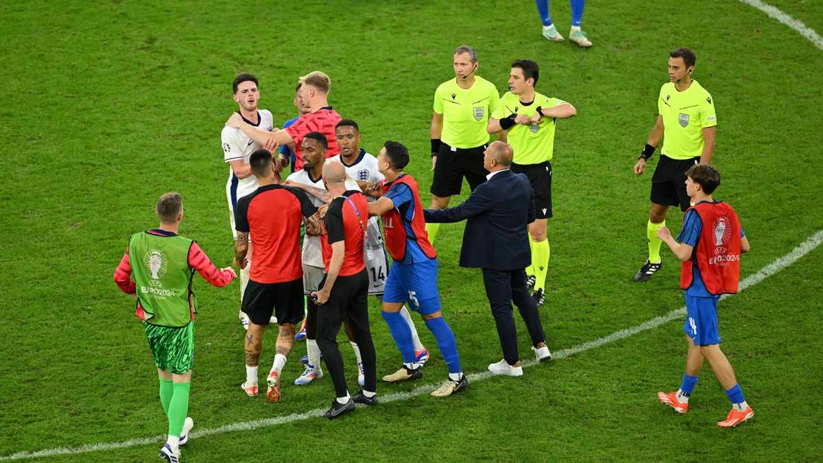 Zdjęcie okładkowe artykułu: Getty Images / Shaun Botterill / Na zdjęciu: spięcie po meczu Anglia - Słowacja