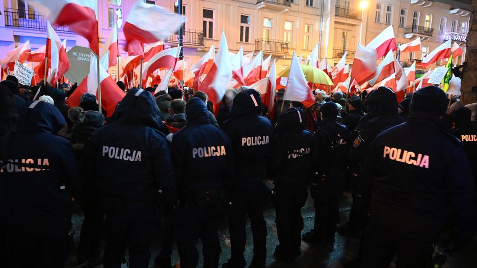 manifestacja
Przemys�aw Pi�tkowski
demonstracja, pod sejmem, protest, protest wolnych polak�w, uczestnicy protestu