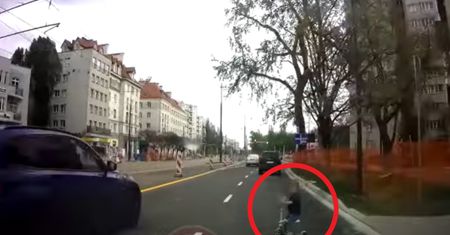 "Cud od Boga". Kierowca pokazał nagranie z Warszawy