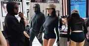 Kanye West i Bianca Censori eksplorują Tokio. Znudzony raper obserwował roznegliżowaną żonę w szale zakupów