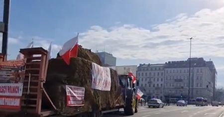 "Czołg" na ulicach Warszawy. Nagranie z marszu niesie się po sieci