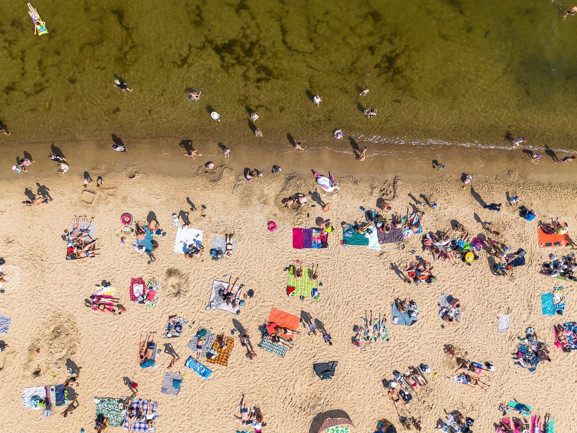 Seks na plaży, obnażanie się i zachowania nieobyczajne