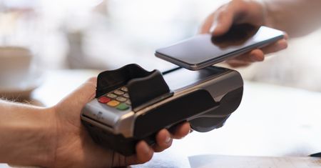 Apple Pay i Google Pay nie działają w Rosji? To efekt nałożonych sankcji