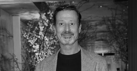 Porsche spadło do wąwozu. Nie żyje Klaus Rader. Miał 63 lata