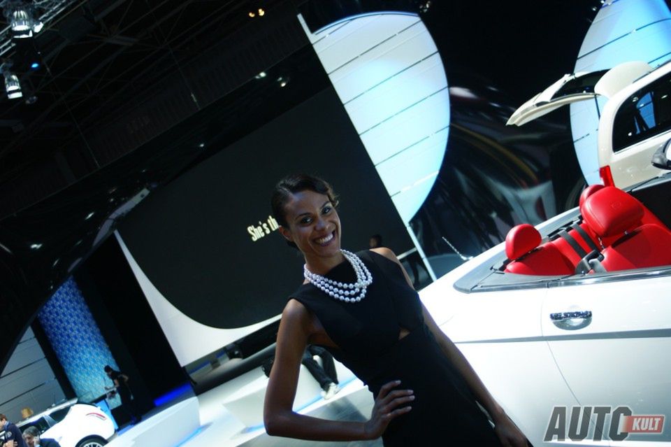 Hostessy z Paris Motor Show 2012 [galeria] 138