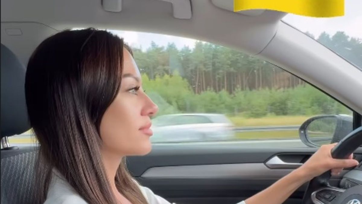 Martyna Chodorowska w drodze na mecz reprezentacji Polski