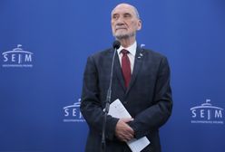 Spięcie w Sejmie. Dziennikarz TVN24 pytał Macierewicza o Smoleńsk