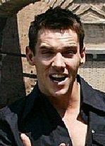 Jonathan Rhys-Meyers reklamuje Versace