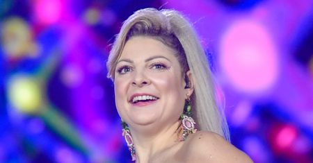 Magdalena Narożna chwali się efektami świątecznej sesji u boku 14-letniej CÓRKI. Podobna do znanej mamy?