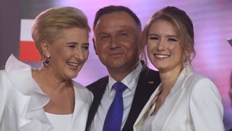 Telewizja Republika zrobiła materiał o weselu Kingi Dudy i... POKAZAŁA ŚLUBNE ZDJĘCIA panny młodej!