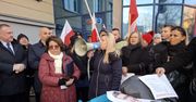 Śląskie: Mieszkańcy Poczesnej protestują. Taczka dla prezydenta