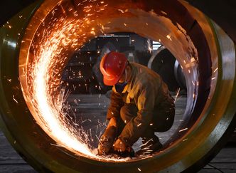 Europejski przemysł na minusie. Dane "zrujnowało" jedno państwo