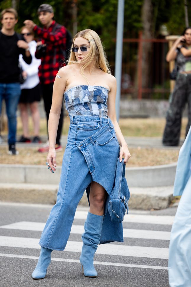 Street style na Fashion Weekach został zdominowany przez jeans 