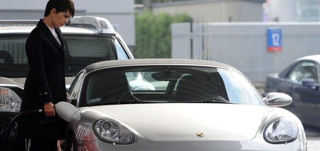Gardias przed rozwodem sprzedaje swoje porsche. Chce...