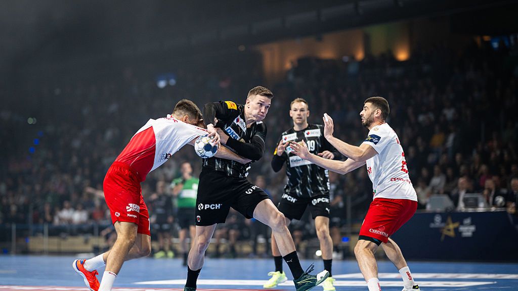 Getty Images / Jan-Philipp Burmann / City-Press GmbH Bildagentur / Na zdjęciu: szczypiorniści podczas meczu Fuechse Berlin - Dinamo Bukareszt