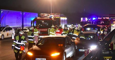 Heroiczny wyczyn kierowcy tesli: poświęcił auto by ratować innego kierowcę