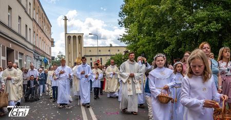 Ulicami Piły przeszły procesje Bożego Ciała - FOTO
