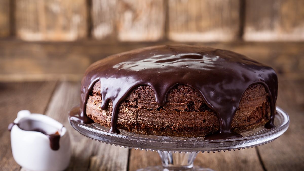 Przepis na szybkie ciasto czekoladowe, które rozpływa się w ustach.