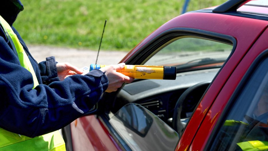 Wielkopolskie. Pijana kobieta przyjechała samochodem na komisariat