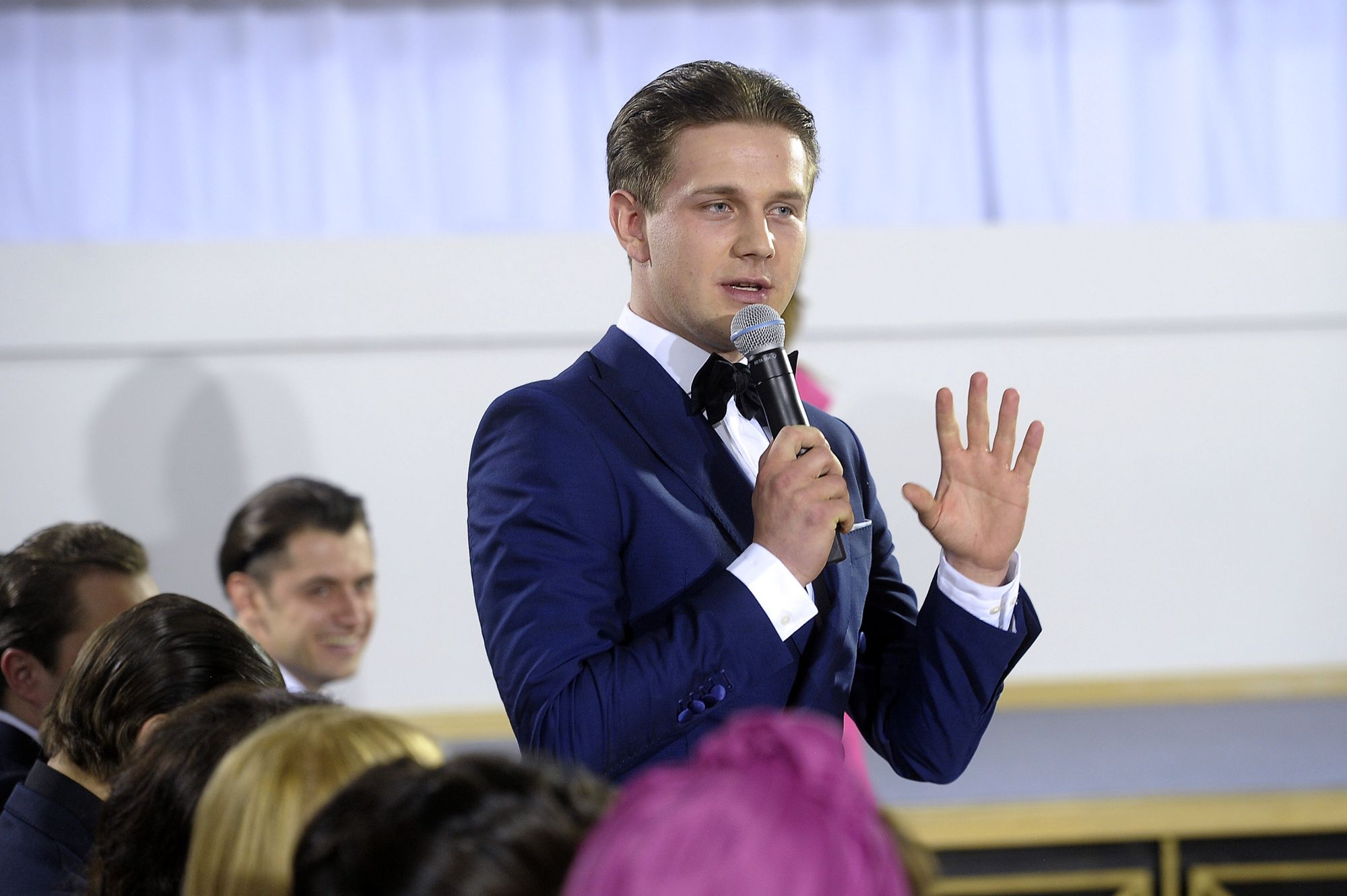 Wojny na screeny ciąg dalszy. Antek Królikowski twierdzi, że alimenty trafiały na konto Joanny Opozdy