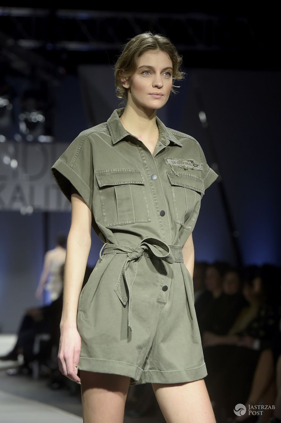 Renata Kaczoruk na wybiegu w pokazie kolekcji Lidii Kality Urban Jungle na sezon wiosna-lato 2016 (fot. AKPA)