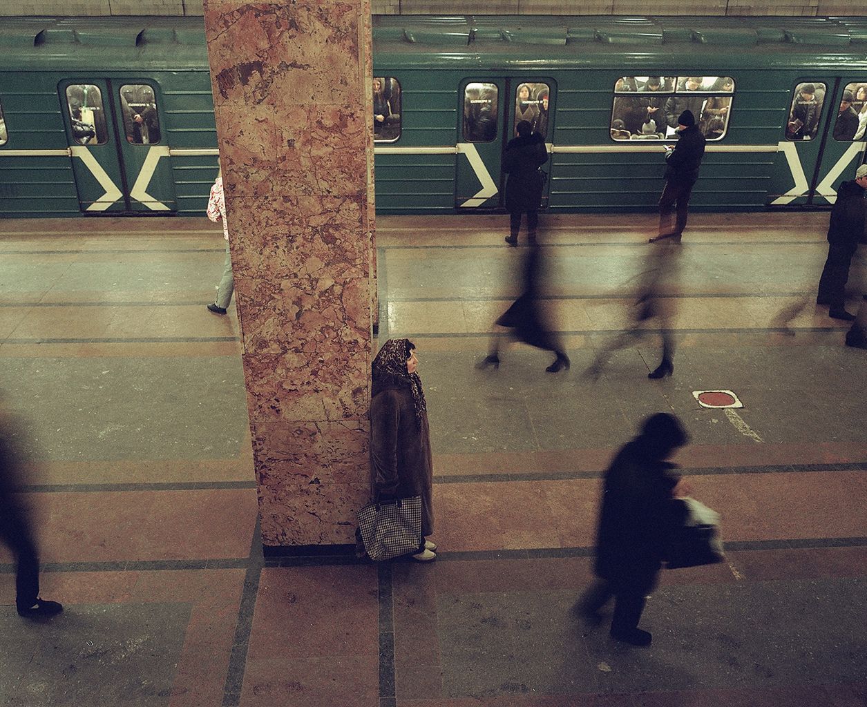 Mroczny, filmowy klimat moskiewskiego metra na zdjęciach izraelskiego fotografa 10