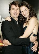 Katie Holmes pali, Tom Cruise szaleje