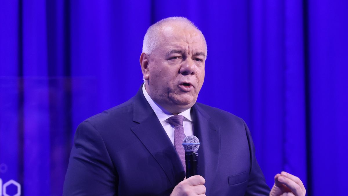 Warszawa, 14.05.2023. Wicepremier, minister aktywów państwowych Jacek Sasin podczas panelu "Bezpieczeństwo energetyczne" w ramach konwencji programowej Prawa i Sprawiedliwości w Warszawie, 14 bm. (ad) PAP/Leszek Szymański